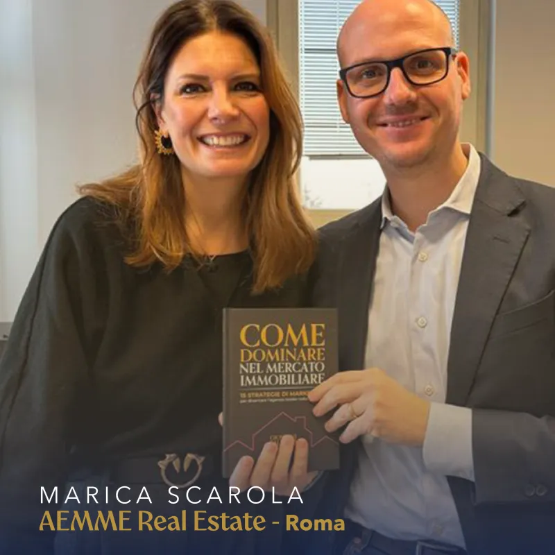 Lettore con il libro Come Dominare nel Mercato Immobiliare