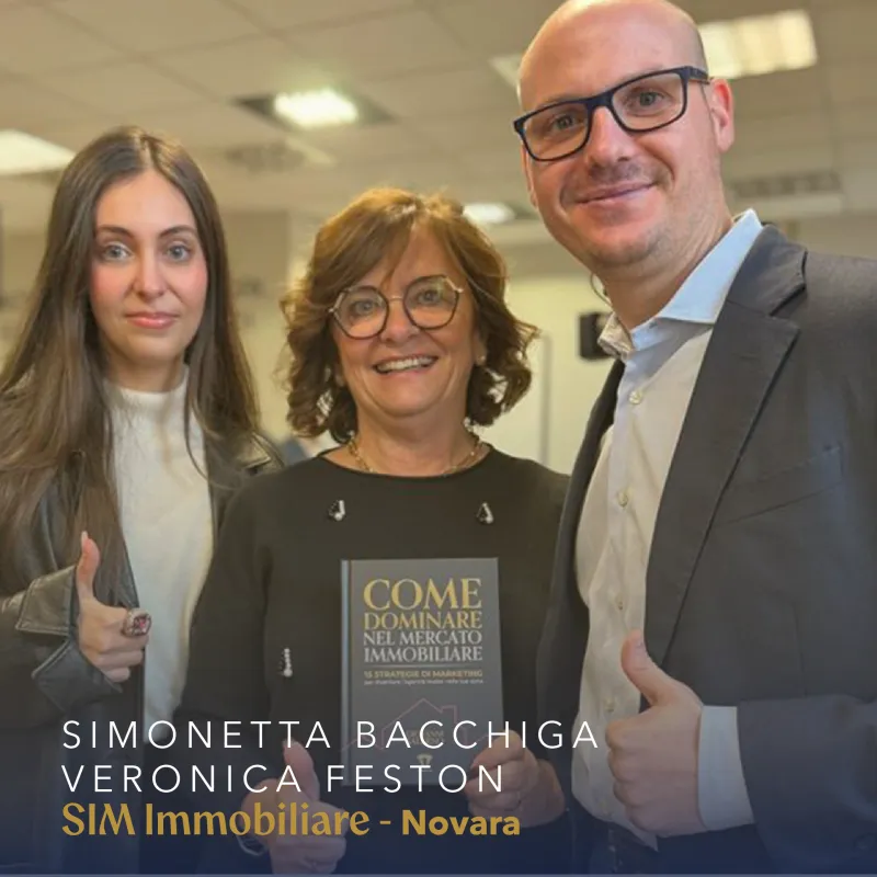 Lettore con il libro Come Dominare nel Mercato Immobiliare